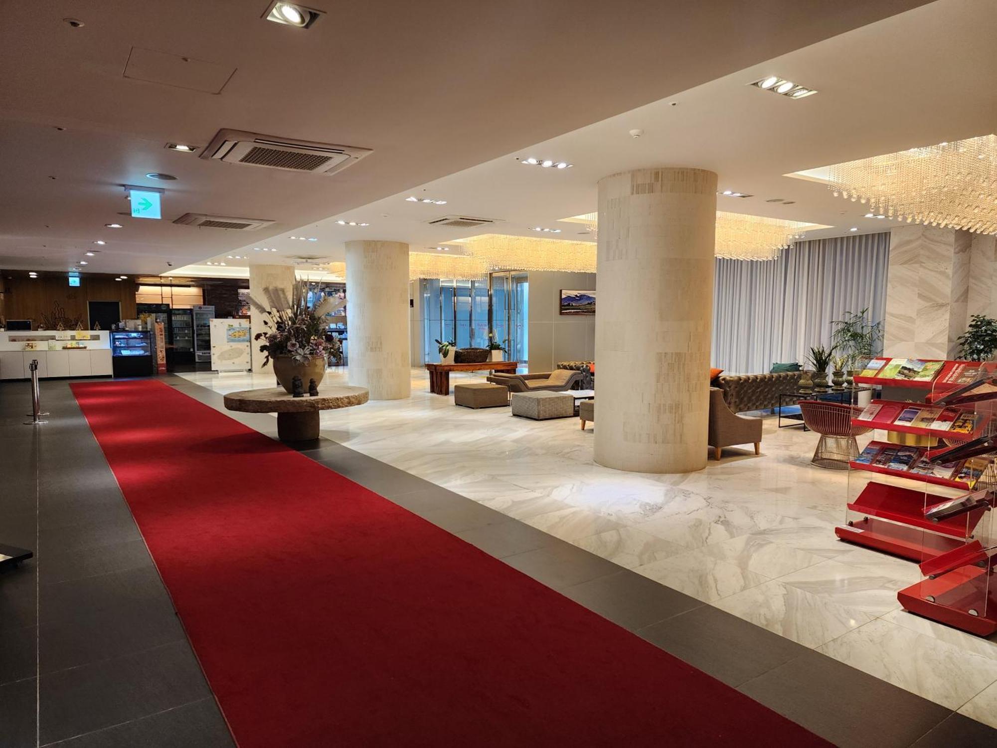 Ramada By Wyndham Jeju Hamdeok Hotel Kültér fotó