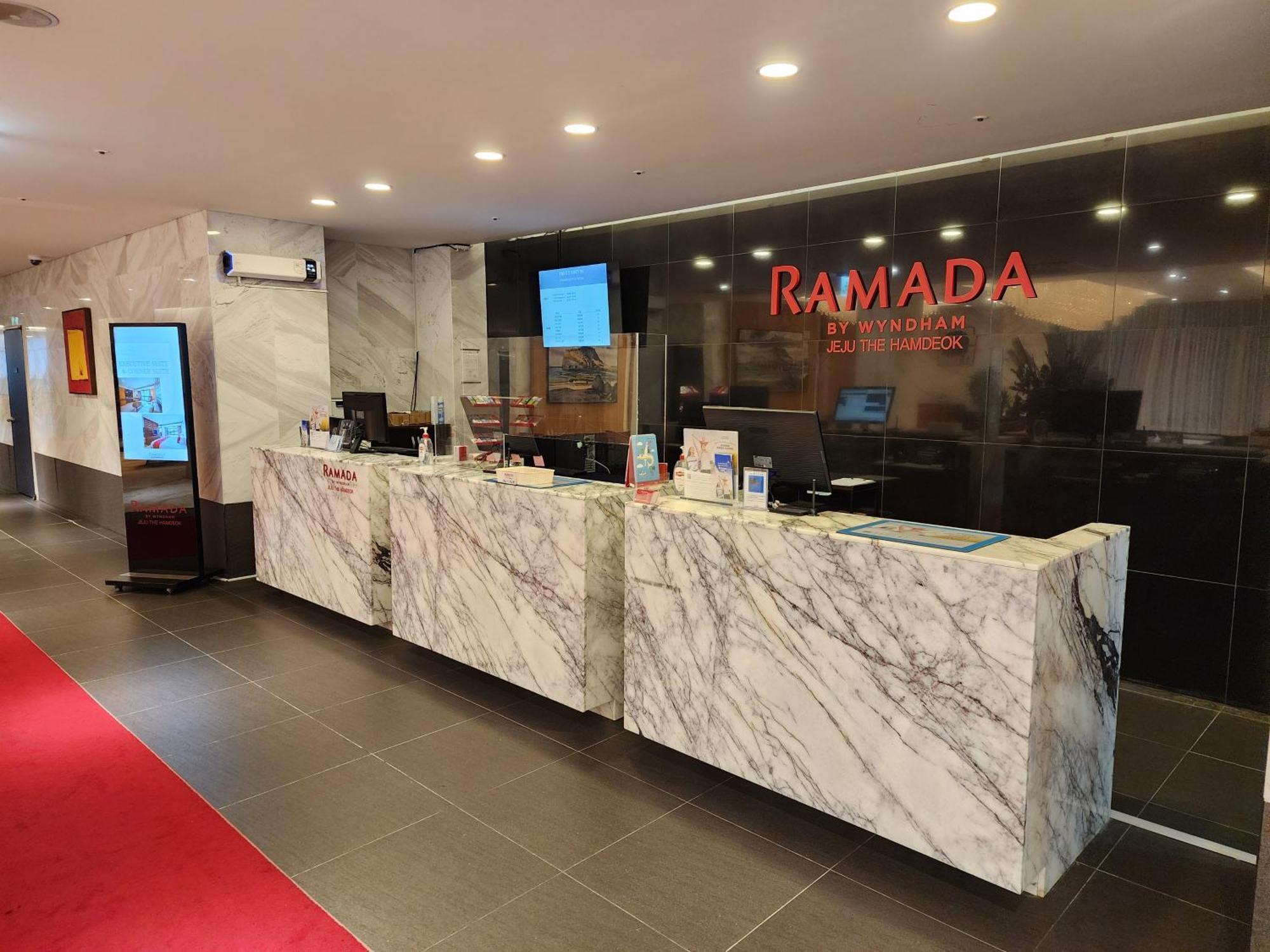 Ramada By Wyndham Jeju Hamdeok Hotel Kültér fotó