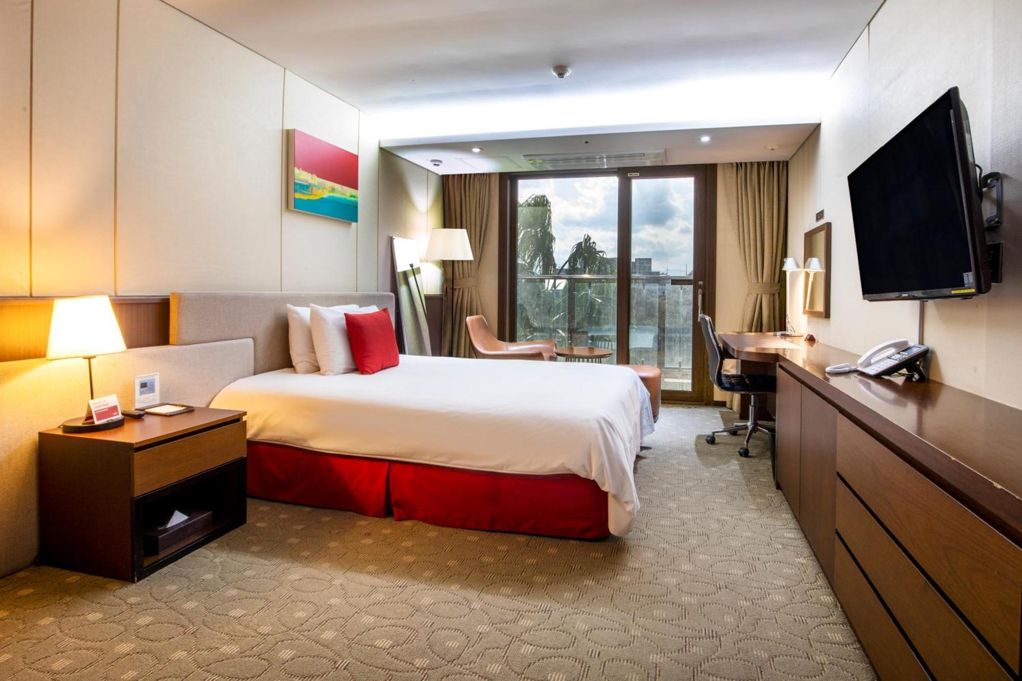 Ramada By Wyndham Jeju Hamdeok Hotel Kültér fotó