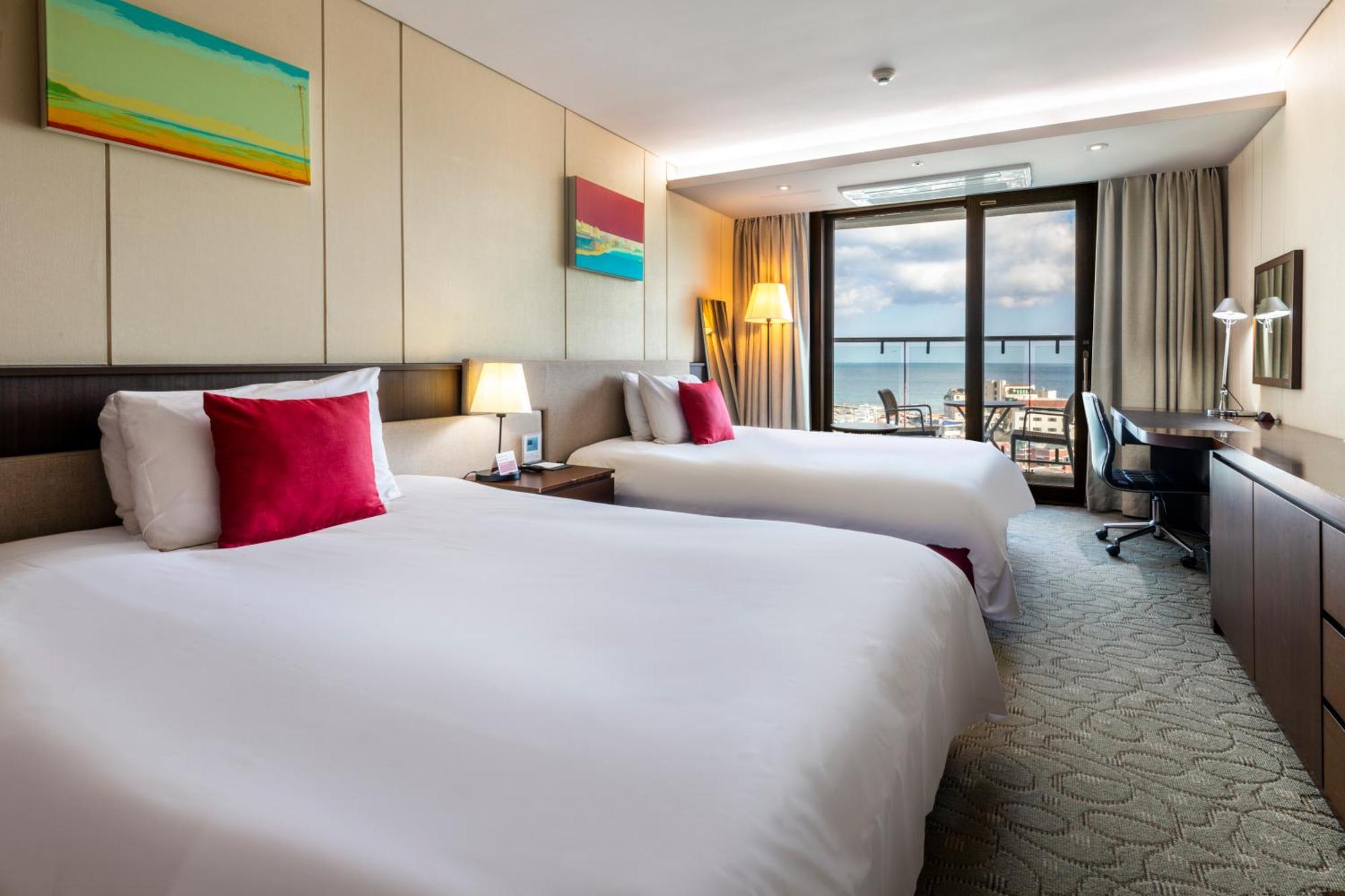 Ramada By Wyndham Jeju Hamdeok Hotel Kültér fotó