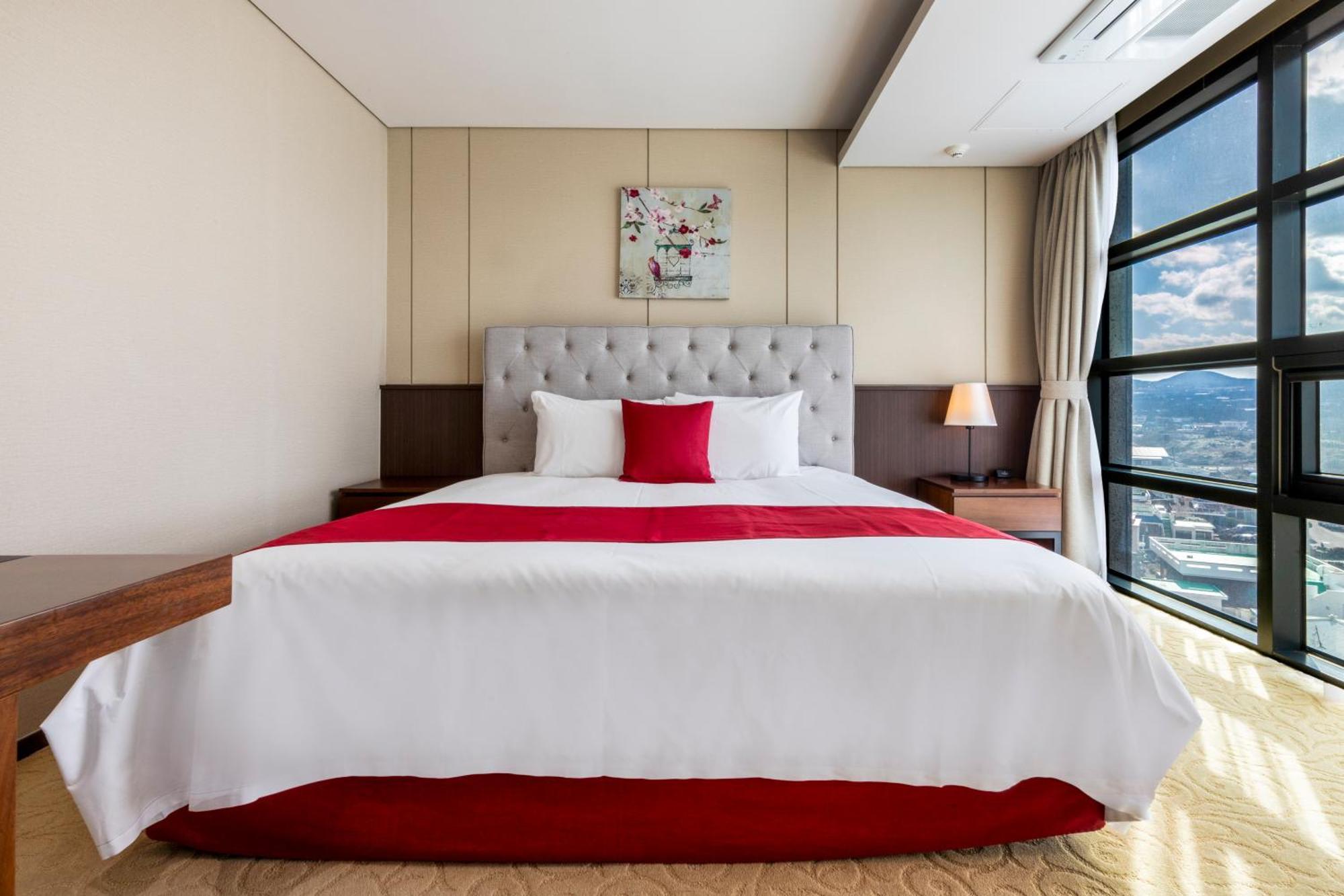 Ramada By Wyndham Jeju Hamdeok Hotel Kültér fotó