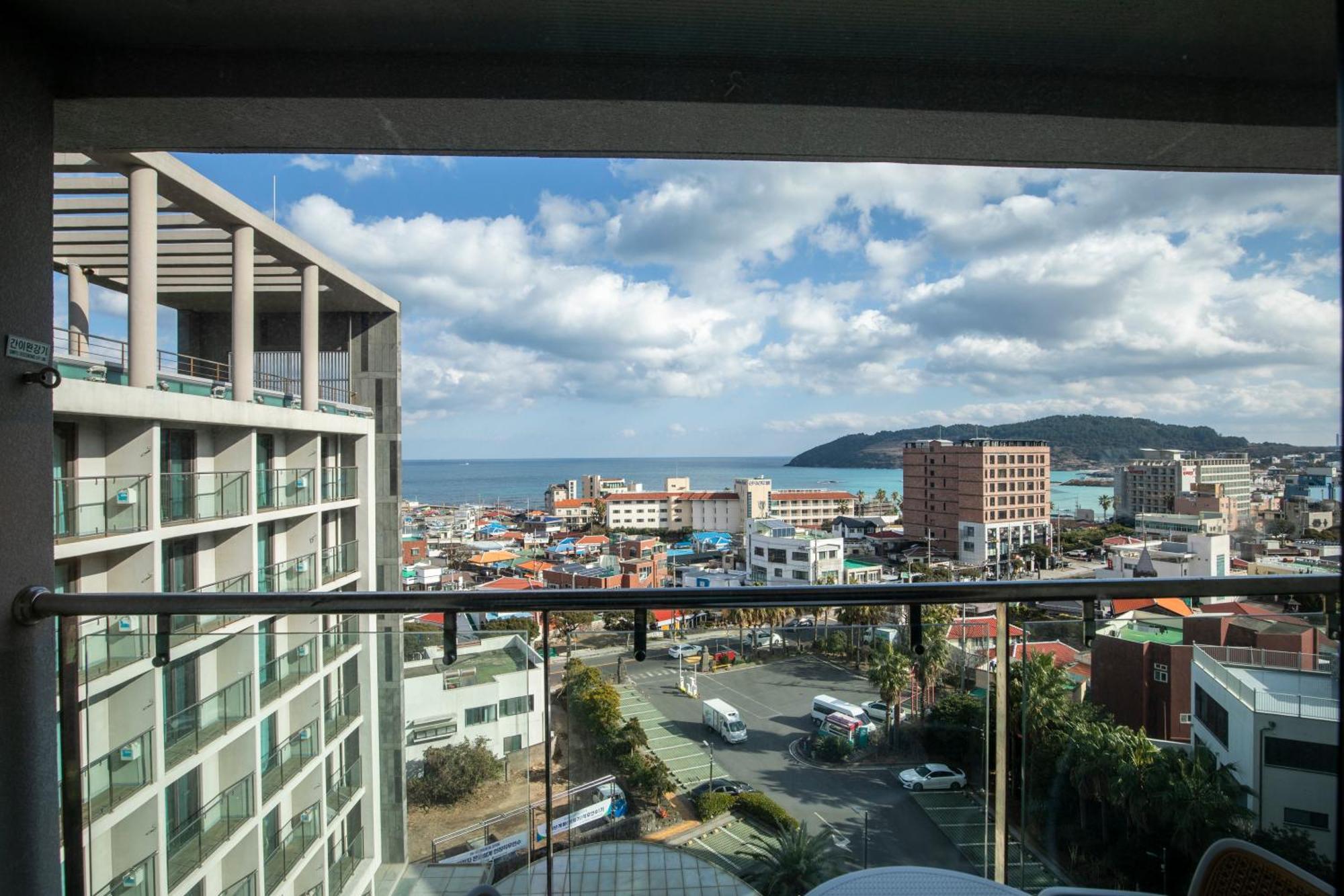 Ramada By Wyndham Jeju Hamdeok Hotel Kültér fotó