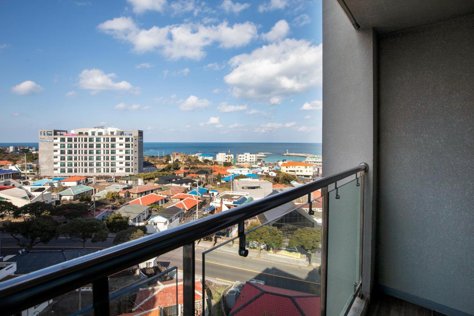 Ramada By Wyndham Jeju Hamdeok Hotel Kültér fotó