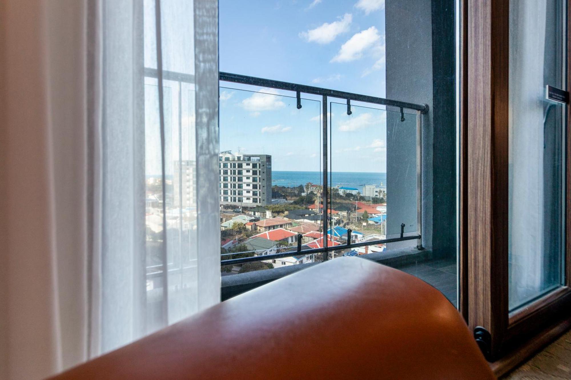 Ramada By Wyndham Jeju Hamdeok Hotel Kültér fotó