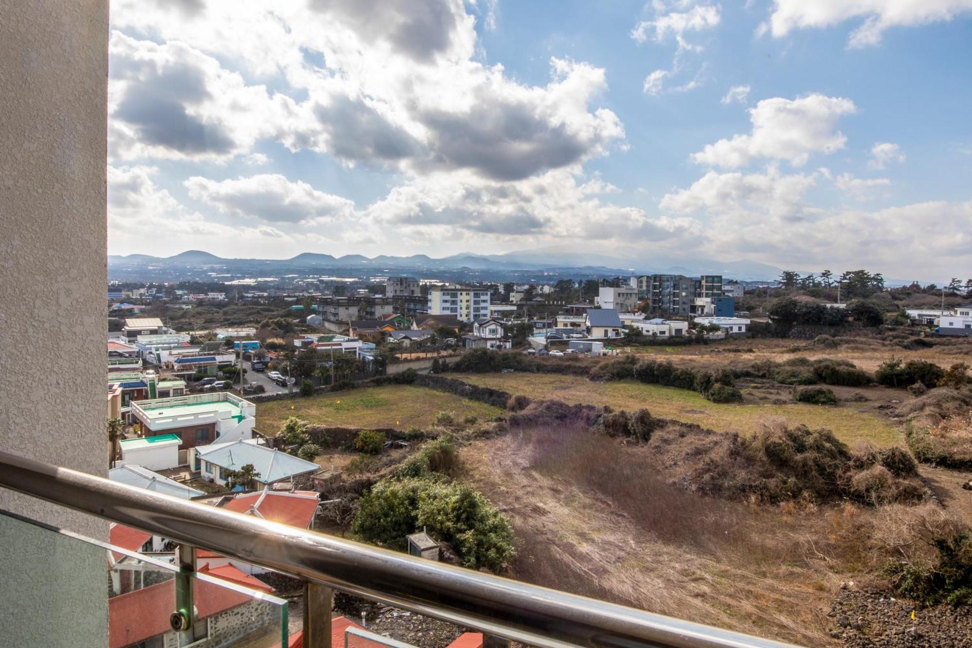 Ramada By Wyndham Jeju Hamdeok Hotel Kültér fotó
