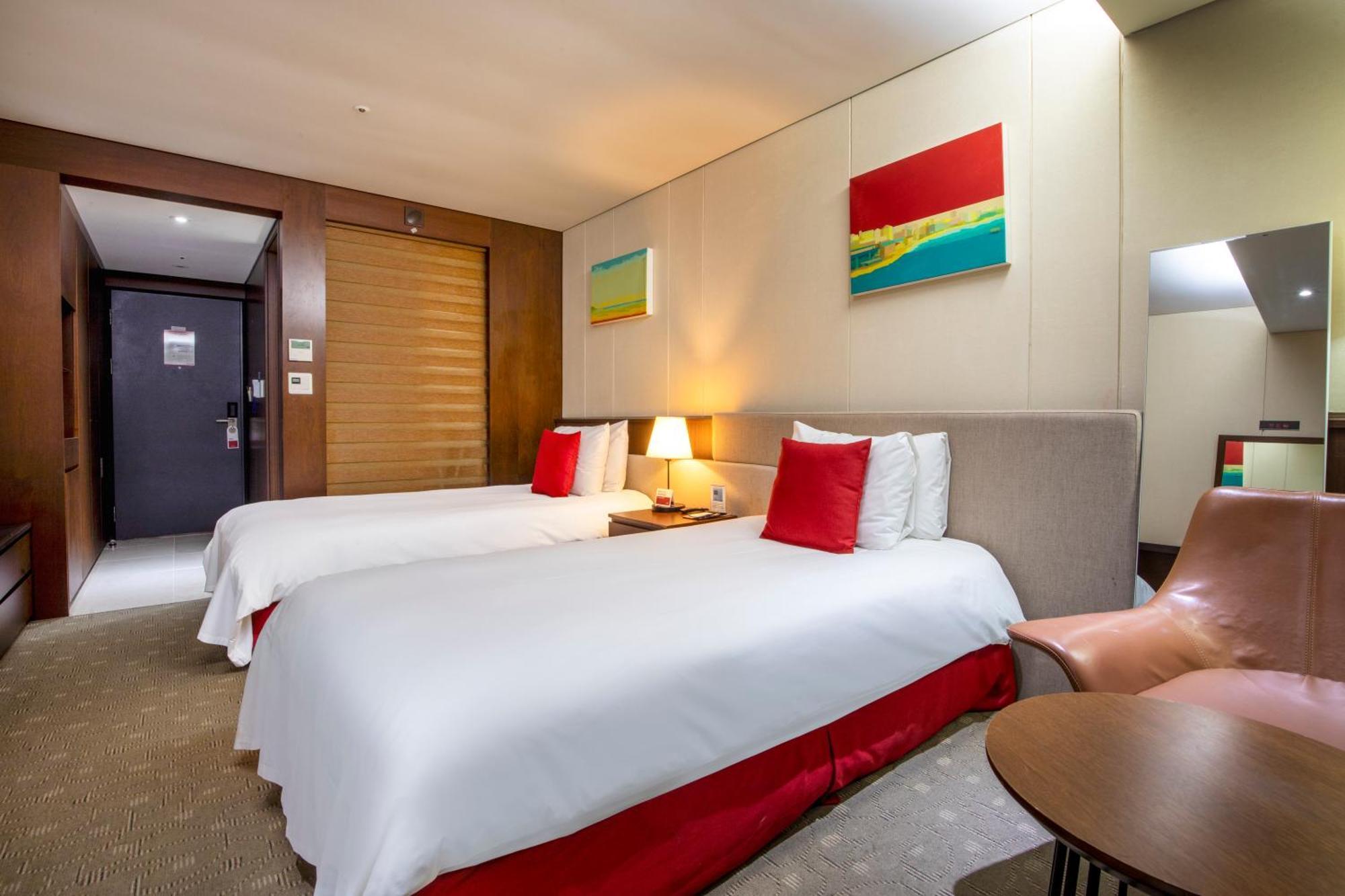 Ramada By Wyndham Jeju Hamdeok Hotel Kültér fotó