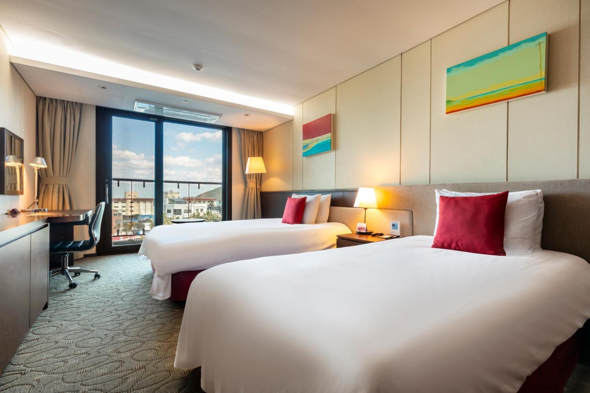 Ramada By Wyndham Jeju Hamdeok Hotel Kültér fotó