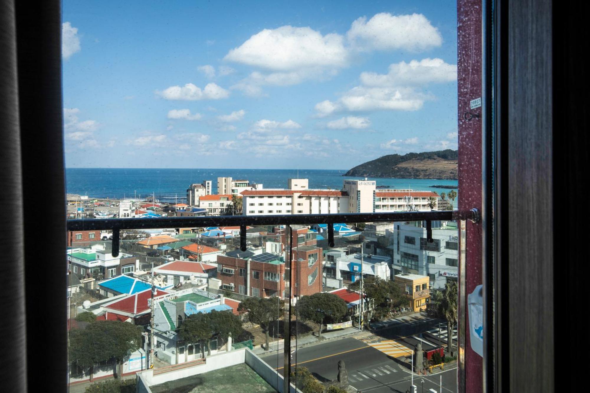 Ramada By Wyndham Jeju Hamdeok Hotel Kültér fotó