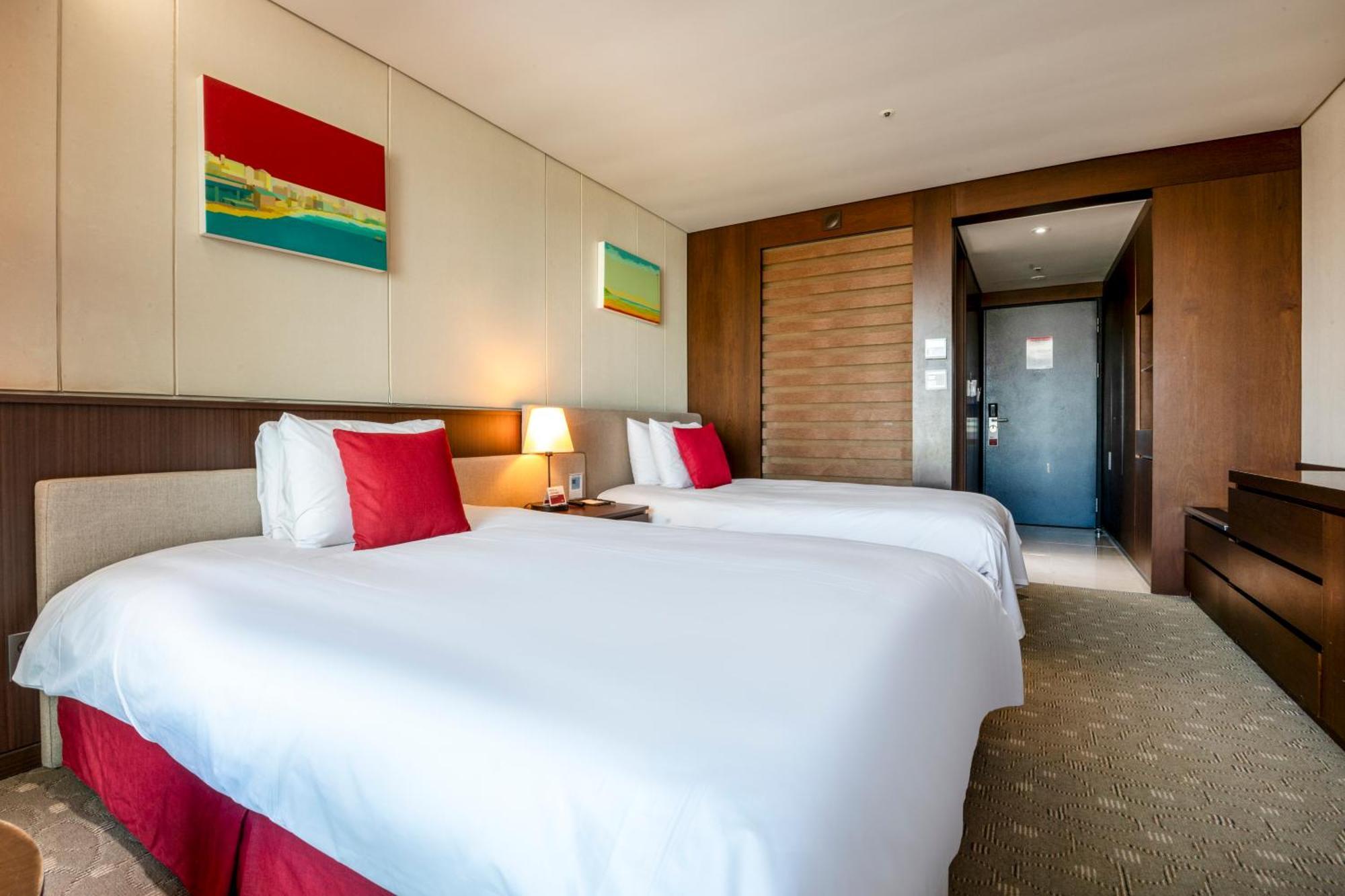 Ramada By Wyndham Jeju Hamdeok Hotel Kültér fotó