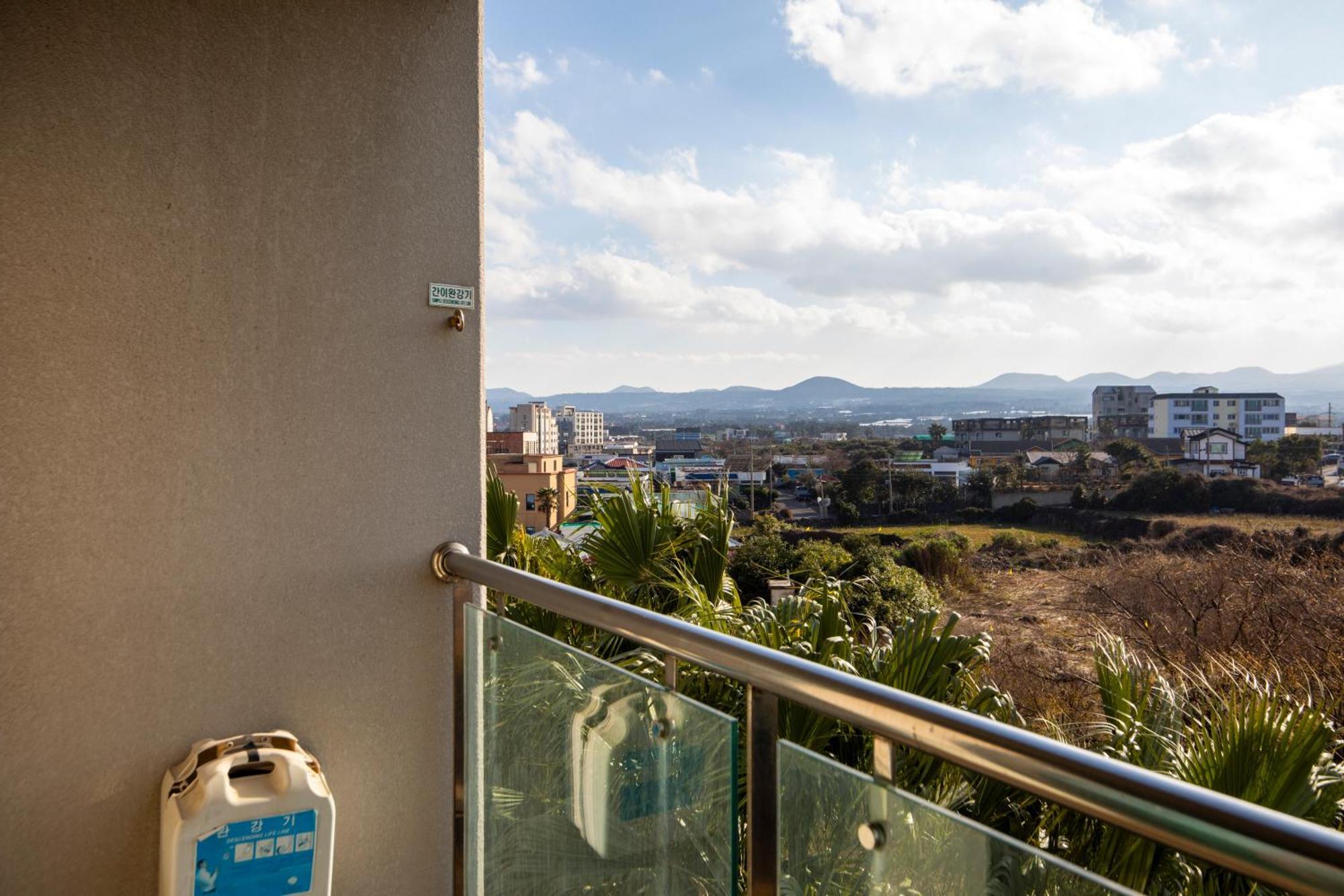Ramada By Wyndham Jeju Hamdeok Hotel Kültér fotó